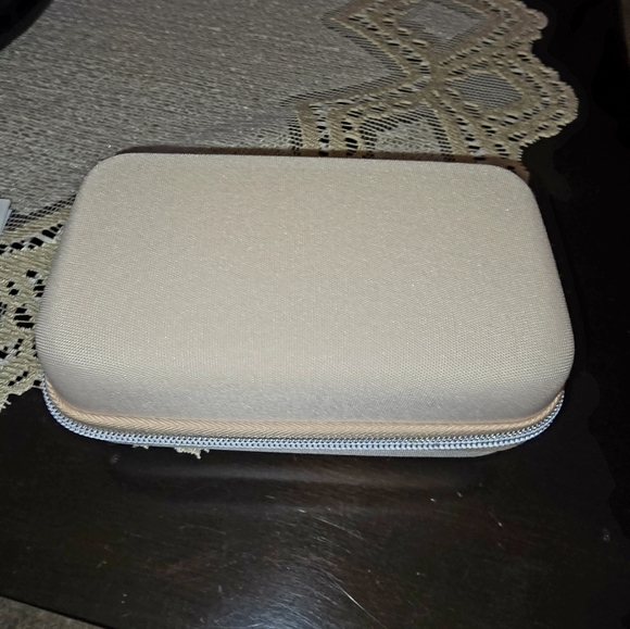 Newbealer Mini Travel Iron - Picture 6 of 9